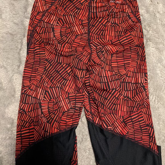 Nike Pro Athletic Capris - Picture 4 of 6